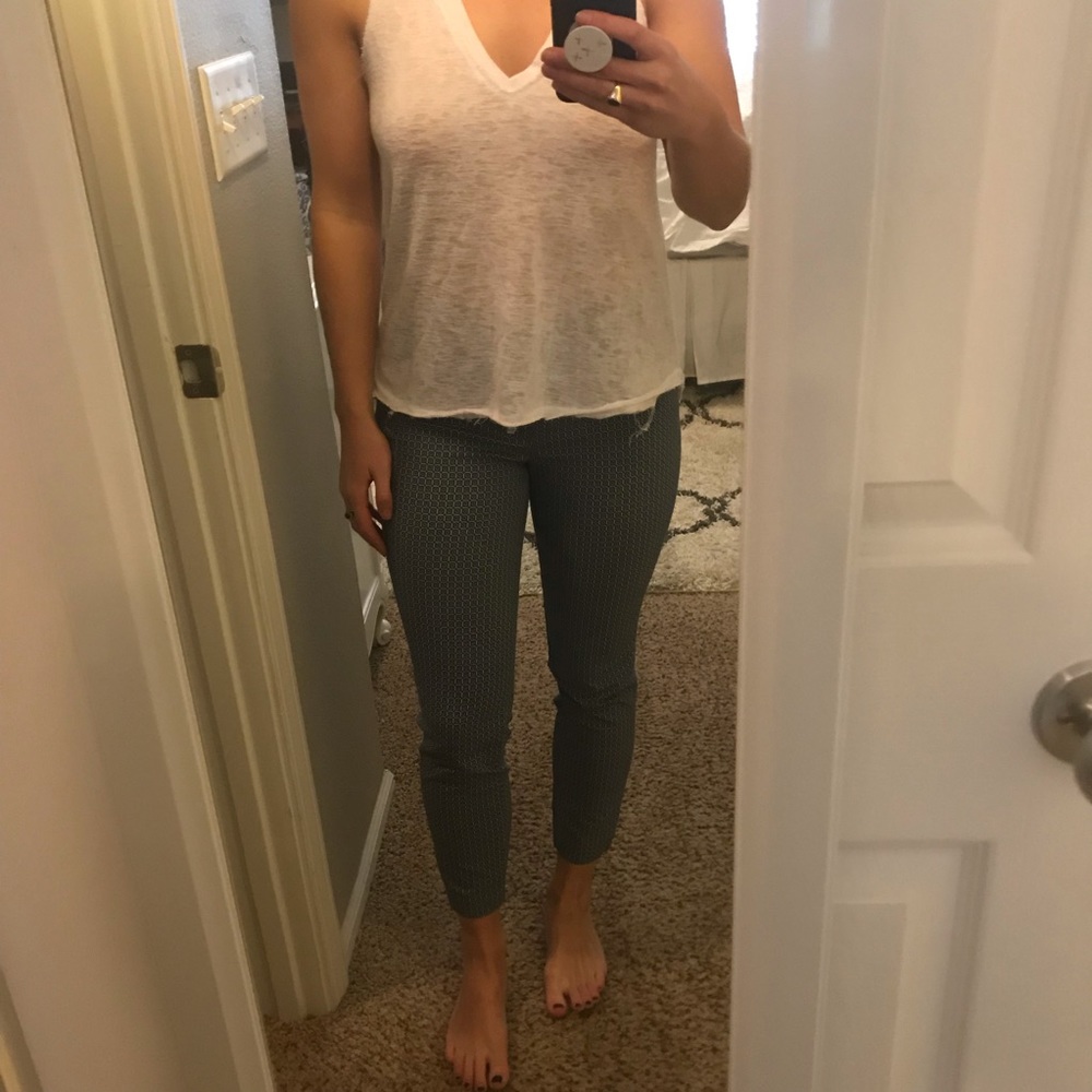 Patterned blue crop pants